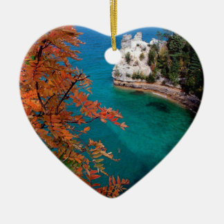 Adorno De Cerámica Las rocas representadas lago apuntalan Michigan