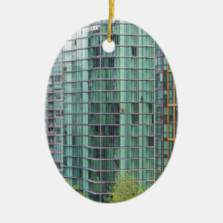 Adorno De Cerámica Lavadoras de ventana en en el centro de la ciudad