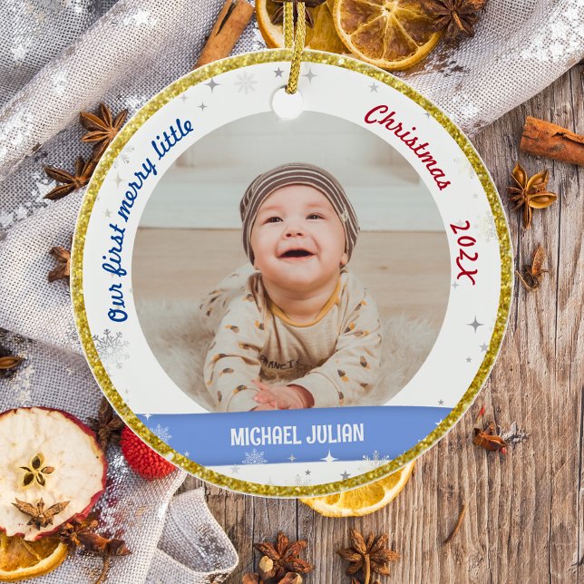 Adorno De Cerámica Los gemelos, los niños, nuestros primeros Navidade (Modern Elegant Cute Our First Merry Little Christmas Twins Baby Boys 2 Photos Snowflakes Golden )