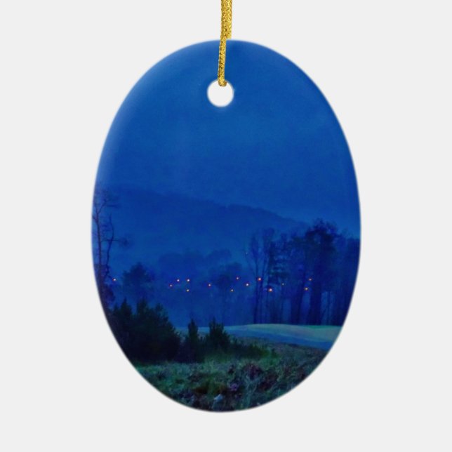 Adorno De Cerámica Luces de torbellino en una niebla azul de montaña (Frente)