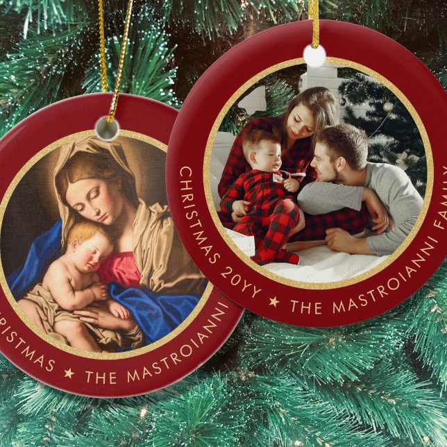 Adorno De Cerámica Madonna religiosa y Navidades de fotografía infant (Red and gold religious Christmas ornament with Madonna and Child and family photo)