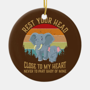 Adorno De Cerámica Madre elefante y dumbo resto