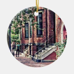 Adorno De Cerámica MAMÁES de Boston - Caminando por el perro en la c