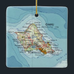 Adorno De Cerámica Mapa de cosechas de la isla de Oahu<br><div class="desc">Ornamento navideño Oahu Hawaii hecho con mapa vintage.</div>