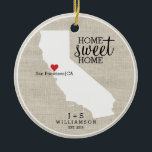 Adorno De Cerámica Mapa de encargo casero dulce del hogar del amor<br><div class="desc">Muestre su amor de California y de la ciudad natal con este ornamento de la diversión. Las características de un diseño elegantes rústicas una silueta del mapa del estado de CA, la tipografía "casera" dulce casera, una demostración roja del corazón donde usted vive, fijaron todo contra un falso fondo del...</div>