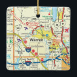 Adorno De Cerámica Mapa de Warren Ohio<br><div class="desc">Ornamento navideño de Warren Ohio hecho con una vieja hoja de ruta.</div>