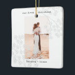 Adorno De Cerámica Máquina de Flores Gris | Fotos de mora y casada<br><div class="desc">Máquina de escribir floral en blanco,  negro y gris | Ornamento cerámico de fotos casadas y merry</div>