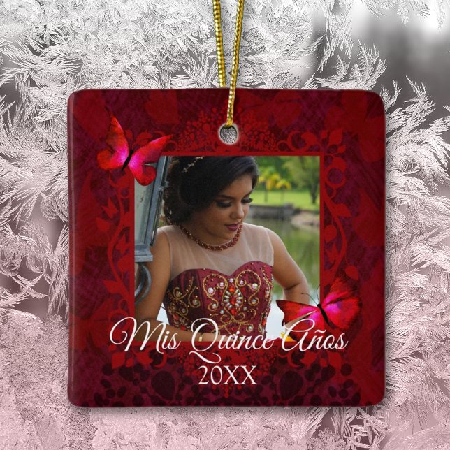 Adorno De Cerámica Mariposas rojas, Navidades de Quinceanera foto (elegant ruby red quinceanera mis quince anos christmas ornament keepsake gift red butterflies )