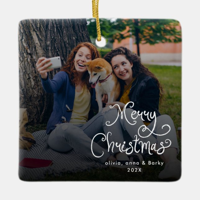 Adorno De Cerámica Merry Christmas Whimsical Script Family Photo Dog (Anverso)