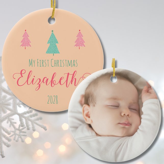 Adorno De Cerámica Mi primer año y nombre personalizado del bebé de N (My First Christmas Baby-Personalized Name & Year Ceramic Ornament)