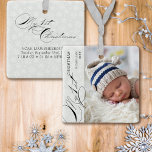 Adorno De Cerámica Mi primer Navidad Script Vertical Photo Snowflake<br><div class="desc">Mi primera foto de Navidad adorno con foto vertical, caligrafía elegante y delicados copos de nieve blancos en un borde gris plateado. La plantilla de la foto está lista para que añada la foto, el nombre del bebé, el año y el texto de su personalizado en la parte posterior. Con...</div>