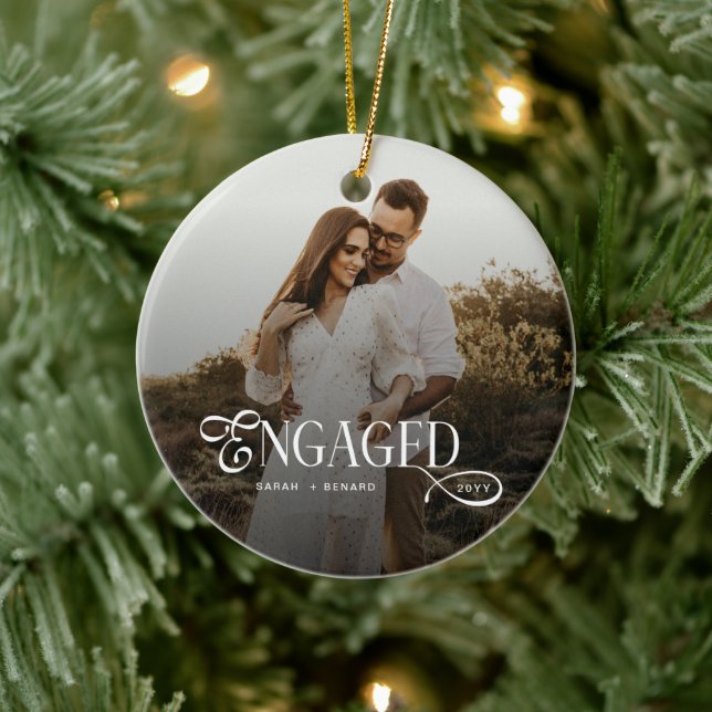 Adorno De Cerámica Modern Engaged Chic Couples Photo Gifts (Árbol)