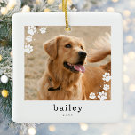 Adorno De Cerámica Moderna pintura mínima Imprime foto de perro Masco<br><div class="desc">Modern Minimal Paw Imprime Mascota Dog Photo Ceramic Ornament con la foto de su mascota,  acentuada por una salpicadura de huellas de pata.</div>