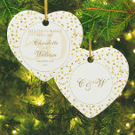 Adorno De Cerámica Monograma de Corazones de Oro del 50° Aniversario<br><div class="desc">Con un confeti de corazones de amor dorado,  este adorno de conservas de aniversario de la moda 50 bodas puede ser personalizado con tu mensaje especial de aniversario,  nombres y fecha. En el reverso se presenta una guirnalda floral que enmarca las elegantes iniciales de un monograma. Diseñado por Thisisnotme©</div>