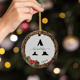 Adorno De Cerámica Monograma de la familia Wreath con foto