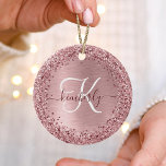 Adorno De Cerámica Monograma de Purpurina Metalizado cepillado de col<br><div class="desc">Personaliza fácilmente este diseño de moda de moda adorno de stand con un purpurina de imitación color rosa rosa y brillante sobre un fondo metálico rosa de color rosa.</div>