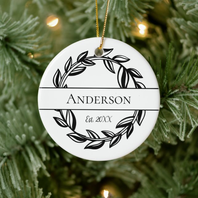 Adorno De Cerámica Monograma Nombre de familia Leaf Wreath Navidades (Árbol)