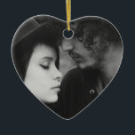 Adorno De Cerámica Monogramado de corazón blanco y negro personalizad<br><div class="desc">Añade tu foto y las íntimas de tu pareja en el romántico adorno navideño de fotos de esta pareja.</div>