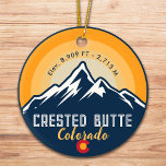 Adorno De Cerámica Montañas Crested Butte Colorado Senderismo Sunset<br><div class="desc">Crested Butte Colorado Mountains Co Hiking Sunset Graphic diseño para cualquiera que ame el encanto de Crested Butte, las montañas, ciclismo de montaña, esquí, snowboard, camping, pesca, caza y al aire libre. El diseño de Crested Butte Colorado incluye montañas de osos y árboles altos. Diseñar para todo aquel que ame...</div>