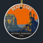 Adorno De Cerámica Monumento nacional a los osos Utah Vintage<br><div class="desc">Diseño de obras de arte vectorial de Osos. El monumento protege el terreno público que rodea los Bears Ears,  un par de botones,  y la zona de escalada en roca del pasillo del Indian Creek.</div>