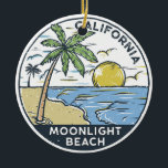 Adorno De Cerámica Moonlight Beach San Diego California Vintage<br><div class="desc">El ilustracion de Moonlight Beach con palmeras y olas al fondo. Perfecto para los amantes de la playa Moonlight.</div>