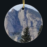 Adorno De Cerámica Mountain Estes Park Colorado<br><div class="desc">Vistas panorámicas a las montañas en Estes Park Colorado. Cielo de invierno azul frío,  pero un día hermoso. ¿Amas las montañas? Cada foto tomada será única a medida que la luz y las estaciones cambien.</div>