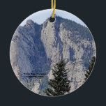 Adorno De Cerámica Mountain Estes Park Colorado<br><div class="desc">Vistas panorámicas a las montañas en Estes Park Colorado. Cielo de invierno azul frío,  pero un día hermoso. ¿Amas las montañas? Cada foto tomada será única a medida que la luz y las estaciones cambien.</div>
