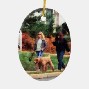Adorno De Cerámica Mujeres Paseando a un Perro