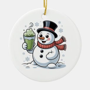 Adorno De Cerámica Muñeco de nieve sosteniendo una bebida de matcha d