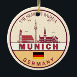 Adorno De Cerámica Múnich Alemania City Skyline Emblem<br><div class="desc">Diseño artístico minimalista y colorido de Múnich con monumentos y monumentos de la ciudad de Alemania.</div>