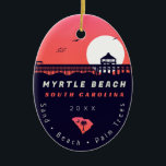 Adorno De Cerámica Myrtle Beach Pier SC Retro Sunset Souvenirs 60<br><div class="desc">Diseño de playa retro de Myrtle Beach para vacaciones. Myrtle Beach South Carolina Island Vintage souvenir para viajar a la isla de Carolina del Sur. Obra de arte en la playa de Myrtle Beach para turistas y mochileros de Carolina del Sur. Recuerdo retro de Myrtle Beach. Diseño para mochileros y...</div>