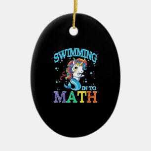 Adorno De Cerámica Nadando En Una Camiseta De Math Unicornio