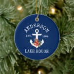 Adorno De Cerámica Nautical Lake House Anchor Winter Floral Blue<br><div class="desc">Nautical Lake House Nombre Familia Ornamento Azul de la Marina. La decoración es de estilo Art Nouveau y está decorada con Watercolor Floral,  con poinsettias rojas,  pinos y otras hermosas zonas verdes invernales.</div>