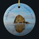 Adorno De Cerámica Navidades con fecha de Cannon Beach<br><div class="desc">Cannon Beach Dated Navidades Ornament Cerámica. Personalice con el Año que ha visitado esta fabulosa ubicación.</div>