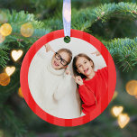 Adorno De Cerámica Navidades Cute Foto Red Whimsical Diversión<br><div class="desc">Este diseño presenta una foto de Navidades de vacaciones con rayas rojas rojas lindas y extravagantes, una plantilla de fotografía familiar simple, una tipografía retro de moda, un nombre personalizado personalizado, un tipo de letra de caligrafía alegre, creativa y divertida, una decoración casera de vacaciones Navidades, un sencillo estilo minimalista...</div>