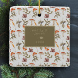 Adorno De Cerámica Navidades de Fotografía Botánica de Cottagecore Mu<br><div class="desc">Eleva tu decoración de vacaciones con nuestros encantadores Navidades de Fotografía Botánica de Cottagecore. Este adorno capta el encanto intemporal de la vegetación botánica clásica, combinándola con el encanto rústico de la casa de campo. Cuenta con una plantilla de fotografía en arco de diseño bonito, que ofrece el espacio perfecto...</div>