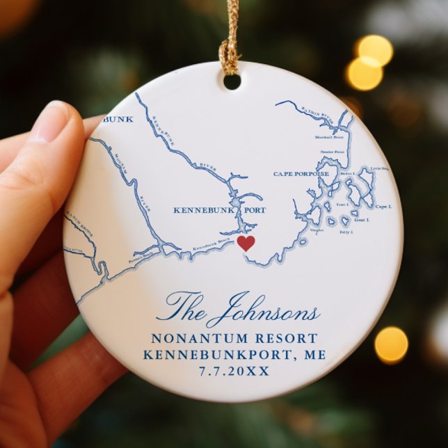 Adorno De Cerámica Navidades de fotografía del Boda del mapa Kennebun (Kennebunkport Maine Newlywed Christmas Ornament Gift with Map and Photo from Coastal Map Designs)