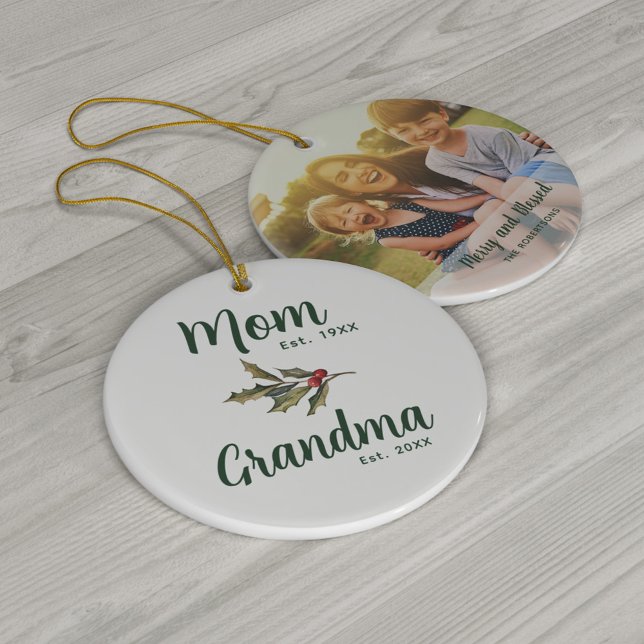 Adorno De Cerámica Navidades de fotografía familiares elegantes Keeps (Christmas Family Photo Grandma Keepsake Ceramic Ornament)