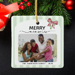 Adorno De Cerámica Navidades de fotos de Merry Recuerdos Bow Ornament<br><div class="desc">Este adorno de árbol de Navidad tiene espacio para 2 fotos enmarcadas en un suave borde de rayas verde claro en la parte delantera y un rico rojo en la parte posterior. En la parte superior, se muestra de forma destacada la frase "recuerdos MERRY", que combina un tipo de letra...</div>