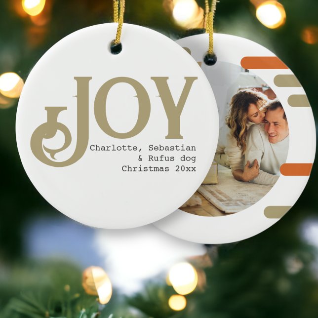Adorno De Cerámica Navidades de fotos divertidas personalizadas (Joy Photo Christmas Personalized Ceramic Ornament from Ricaso)