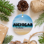 Adorno De Cerámica Navidades de Great Lakes Beach Michigan<br><div class="desc">Ornamento cerámico de Navidades de Michigan - Este singular adorno navideño es genial para cualquiera del gran estado de Michigan. - Nuestros hermosos adornos navideños hacen un gran regalo. Una vez que los veas, ¡tal vez quieras guardarlo tú mismo! - Ornamento familiar personalizado* - Ornamento recién casado* - Nuevo regalo...</div>