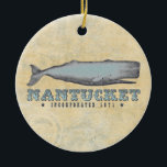 Adorno De Cerámica Navidades de MAMÁES de ballena nantucket de origen<br><div class="desc">Personalizado Vintage Victorian Sperm Whale Nantucket,  Massachusetts Christmas Ornament. Un dibujo victoriano de una ballena esperma,  y la ciudad de Nantucket aparece en letra vintage junto con el año de incorporación; 1671. ~</div>