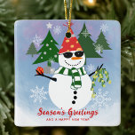 Adorno De Cerámica Navidades de Snowflakes con un divertido hombre de<br><div class="desc">Los navidades de las cutáneo de agua nevan con ánimo fiesta.</div>