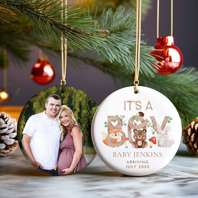Adorno De Cerámica Navidades de Woodland rústicos Invitación de bebé (Rustic Woodland Boy Baby Announcement Christmas Ornament)