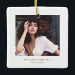 Adorno De Cerámica Navidades elegantes | Foto de pareja minimalista e<br><div class="desc">Color de camello de moda Minimalista Elegante Keepsake | Cereza y casada,  Boda o compromiso Foto Ornamento cerámico</div>