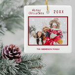 Adorno De Cerámica Navidades familia de fotos rojas blancas simple<br><div class="desc">Un elegante fondo blanco. El texto: Feliz Navidad con una letra de estilo con letras rojas a mano,  letras. Plantilla para su propia foto familiar y nombre familiar y año dentro de un marco rojo delgado. Perfecto como un regalo o como un placer para tu propia familia.</div>