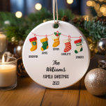 Adorno De Cerámica Navidades familiares personalizados con 5 nombres<br><div class="desc">Nuestra Primera Navidad como familia de 5 nombres personalizados</div>