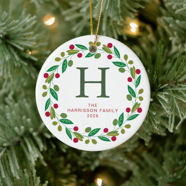 Adorno De Cerámica Navidades florales Wreath Monogramed Family Photo (Árbol)