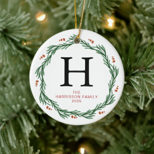 Adorno De Cerámica Navidades florales Wreath Monogramed Family Photo