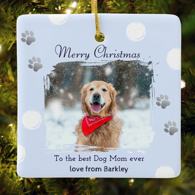 Adorno De Cerámica Navidades fotográficos de la madre del Mascota del (A festive Christmas ornament for the 'best Dog Mom ever', personalized with dog photo and pet's name)